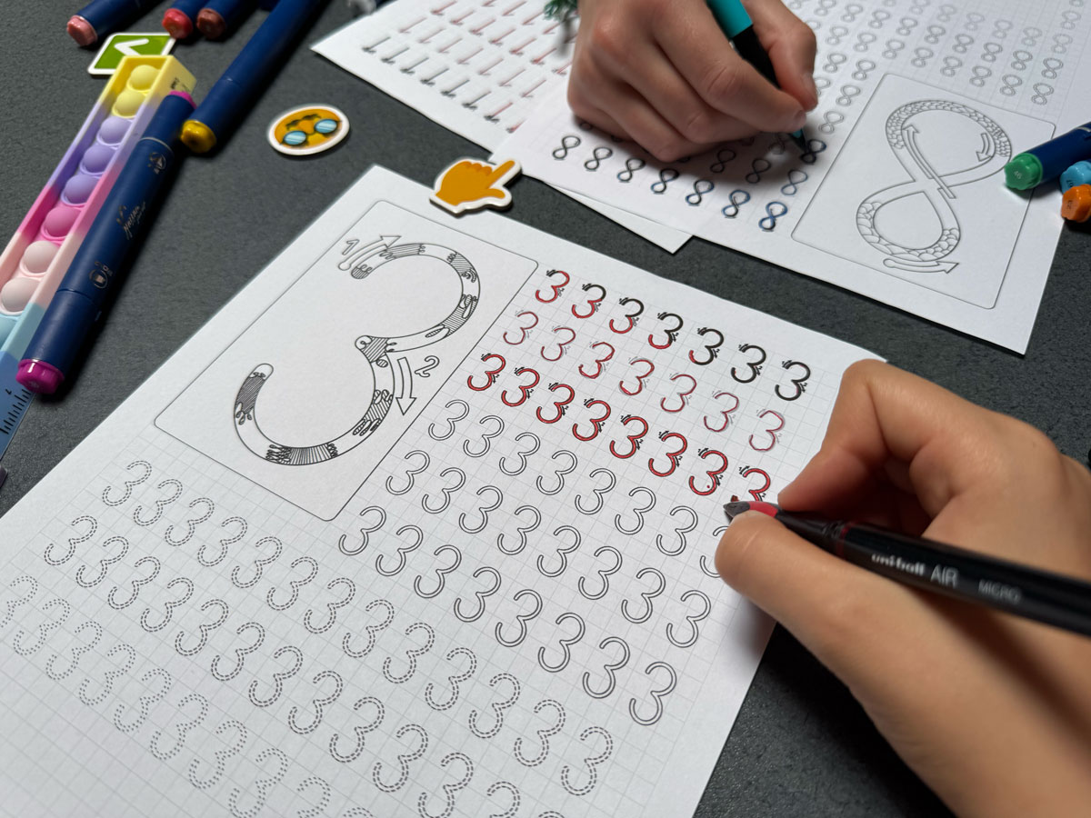 20 Kart Pracy - Ćwiczenie pisania cyfr 4