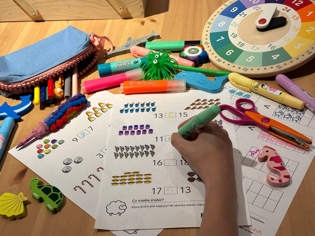 10 Kart Pracy Mniej - Więcej matematyka-wiecej-mniej