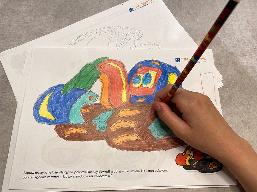 Zestaw 9 Plansz – Autka linia przerywana – Ćwiczenie rączki Karty Pracy Mala Motoryka Autka dydaktyczny