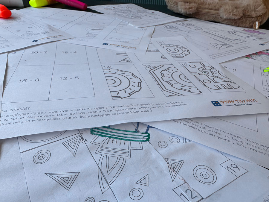 10 Kart Pracy - Puzzle matematyczne - dodawanie/odejmowanie do 20 wycinane-układanki-matematyka