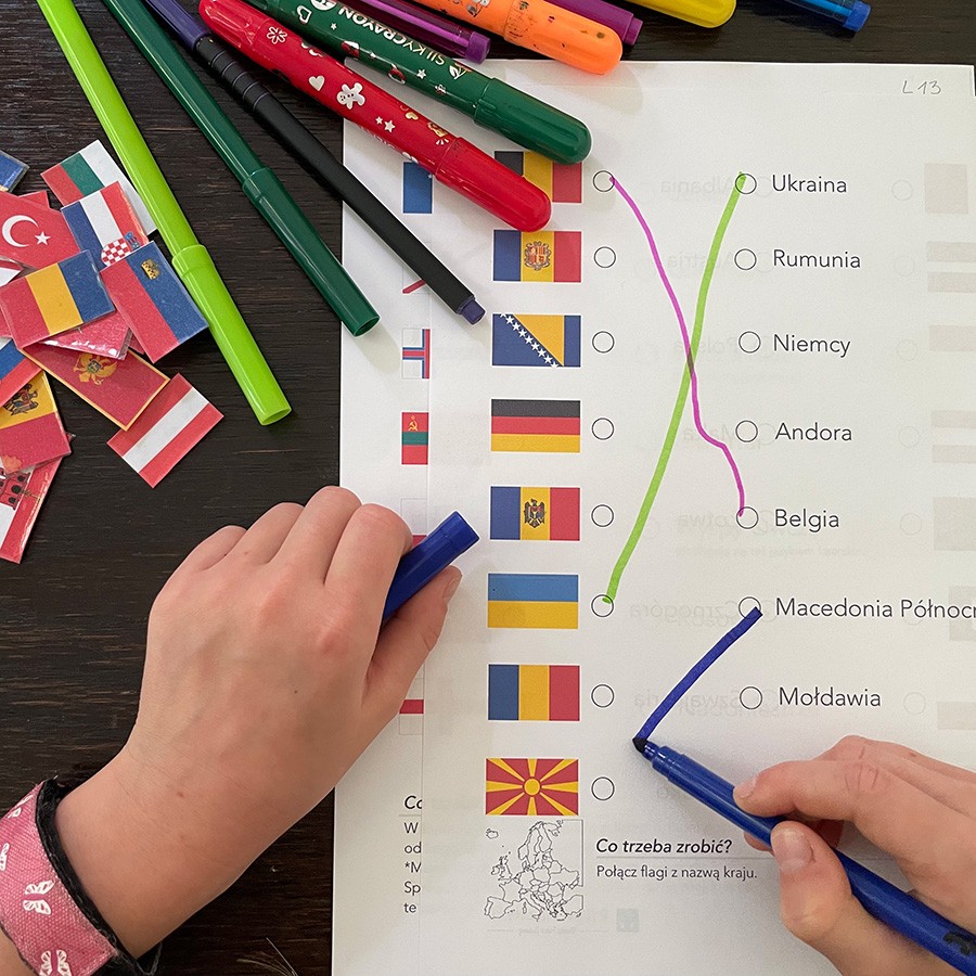 18 Kart Pracy - Flagi, państwa i stolice Europy - Palcem po mapie cz. I 14-Kart-Pracy-Flagi-panstwa-i-stolice-Europy-1