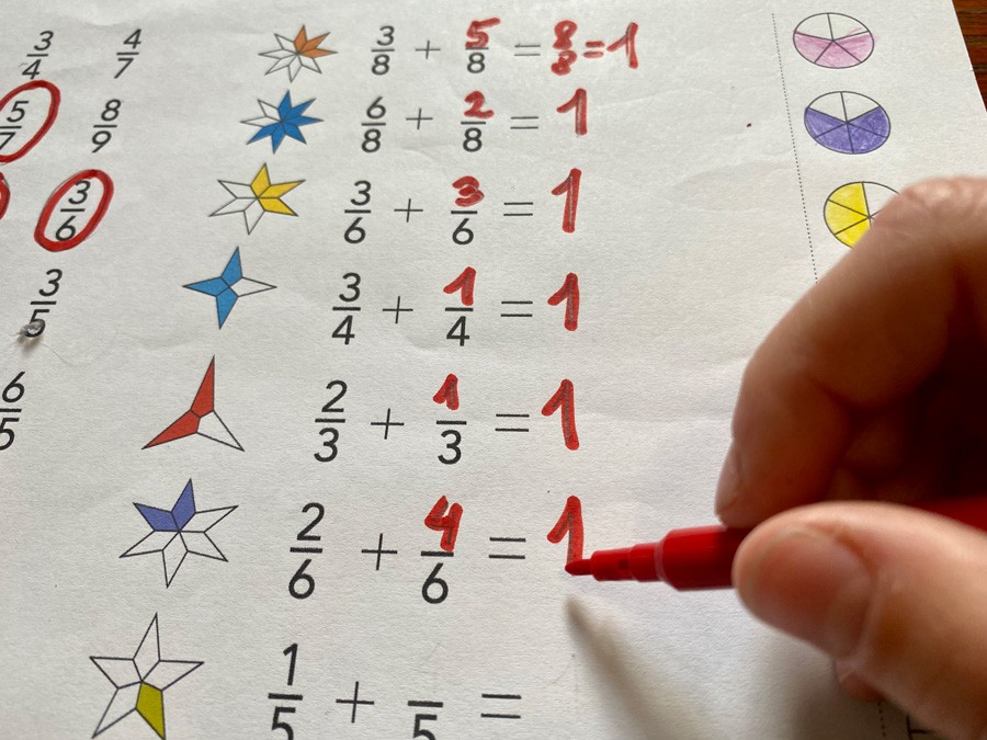 14 Karty Pracy - Ułamki zwykłe 70 zadań + Gra: Domino Ułamkowe! 14-karty-pracy-ulamki-zwykle-70-zadan-gra-domino-ulamkowe-dydaktyczny.pl-4