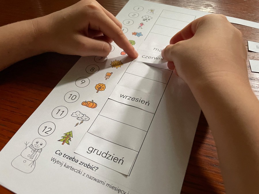 Karty Pracy – Poznaj Miesiące + 2 gry „Gra w Literki” oraz „Memory polsko-angielskie” Karty Pracy Miesiace dydaktyczny
