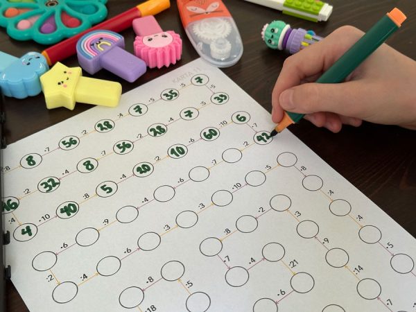 18 Kart Pracy - Ogromny zestaw krzyżówek i diagramów - mnożenie i dzielenie do 100 [plus karty odpowiedzi] dydaktyczny