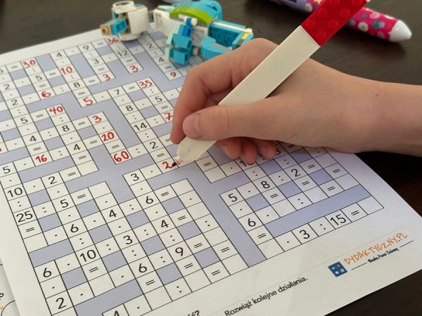 18 Kart Pracy - Ogromny zestaw krzyżówek i diagramów - mnożenie i dzielenie do 100 [plus karty odpowiedzi] dydaktyczny
