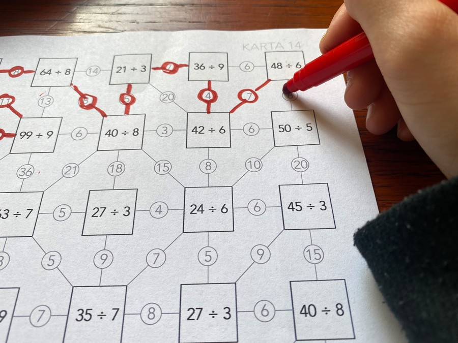 18 Kart Pracy - Ogromny zestaw krzyżówek i diagramów - mnożenie i dzielenie do 100 [plus karty odpowiedzi] 6-krzyzowki-i-diagramy-mnozenie-i-dzielenie
