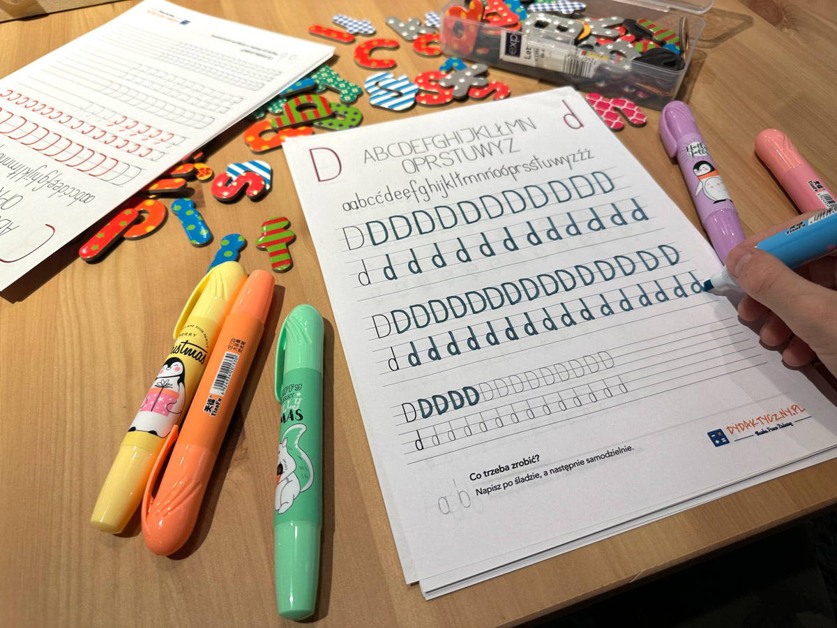 30 Kart Pracy - Kaligrafia - proste pismo bez łączenia ---Kart-Pracy-Kaligrafia