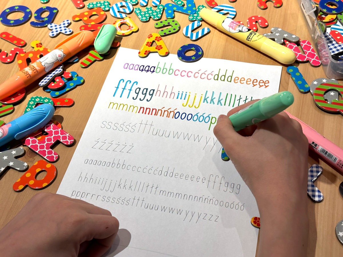 30 Kart Pracy - Kaligrafia - proste pismo bez łączenia ---Kart-Pracy-Kaligrafia