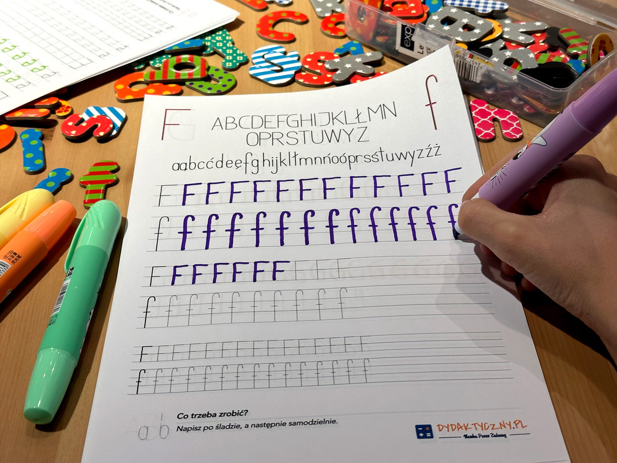 30 Kart Pracy - Kaligrafia - proste pismo bez łączenia ---Kart-Pracy-Kaligrafia