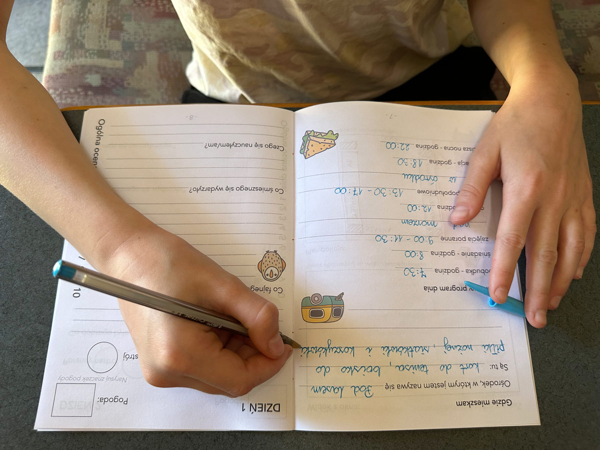 Dziennik Wakacyjny Obozowisko + Lista Pakowania Gratis! dziennik-wakacyjny-namioty