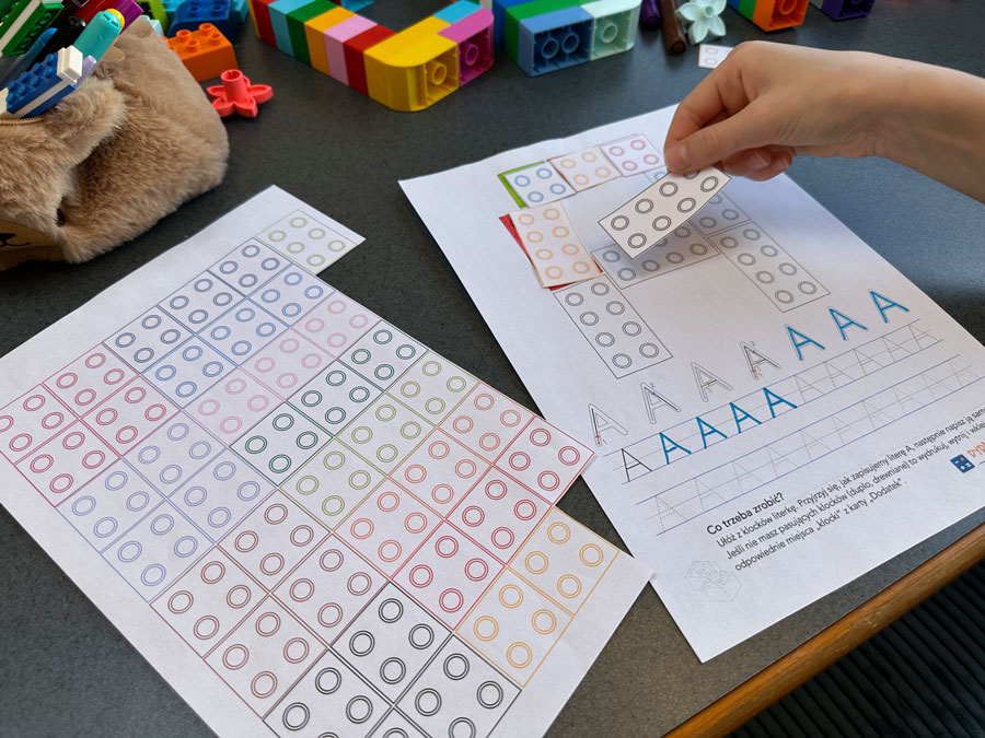 36 Kart Pracy - Alfabet Malucha - Poznajemy litery z klockami - część 1 od A do L Alfabet-ab