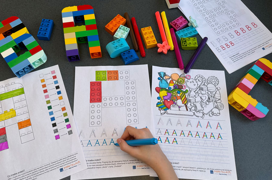 36 Kart Pracy - Alfabet Malucha - Poznajemy litery z klockami - część 1 od A do L Alfabet-ab