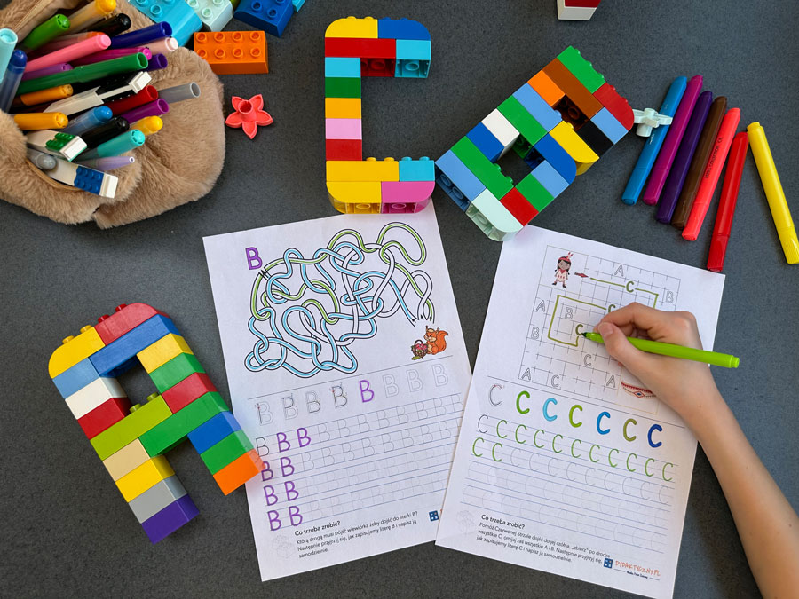 36 Kart Pracy - Alfabet Malucha - Poznajemy litery z klockami - część 1 od A do L Alfabet-ab