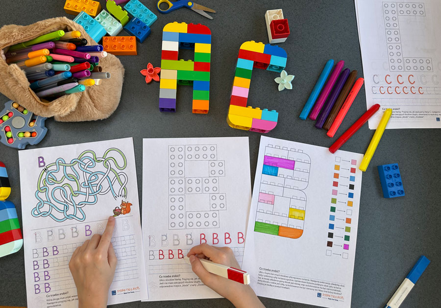 36 Kart Pracy - Alfabet Malucha - Poznajemy litery z klockami - część 1 od A do L Alfabet-ab