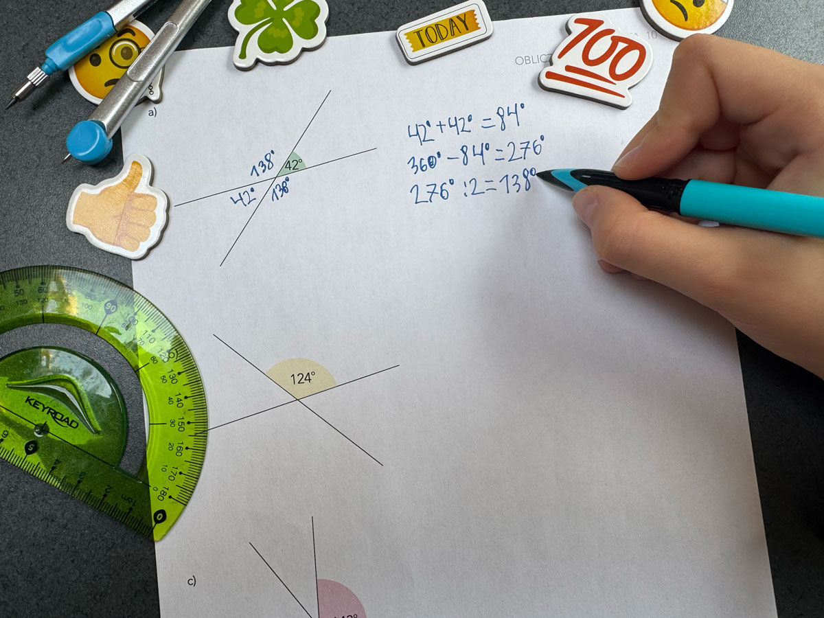 12 Kart Pracy - Właściwości kątów - wierzchołkowe i przystające (+ 6 kart odpowiedzi) 2