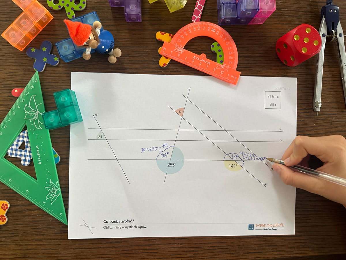 22 Karty pracy - Właściwości Kątów powtórzenie i kąty odpowiadające, naprzemianległe (+ 16 kart odpowiedzi) 7