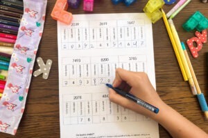 Jak karty pracy wpływają na rozwój umiejętności matematycznych u przedszkolaków? dydaktyczny