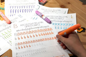 Jakie są najbardziej skuteczne ćwiczenia gramatyczne dla klas młodszych w formie kart pracy? dydaktyczny-24