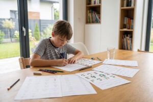 Które karty pracy najlepiej uczą rozróżniania kształtów geometrycznych? dydaktyczny-b-47