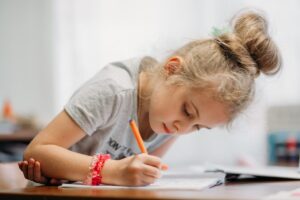 Jak karty pracy wspierają naukę pisania cyfr u dzieci w wieku 5 i 6 lat? dydaktyczny-50